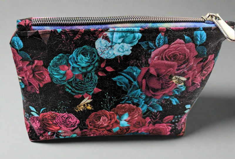 7" x 5.5" Bag Zippered black background red blue roses various shades with bees landed on flowers