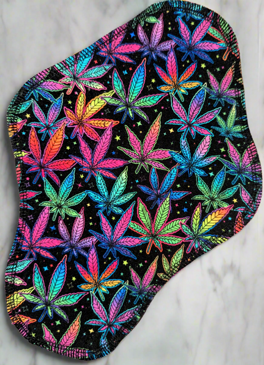 Rainbow Leaves – A vibrant design featuring 420 leaves in a spectrum of rainbow colors.