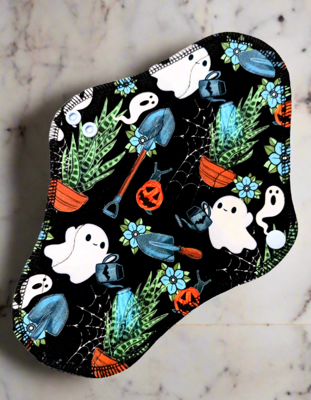 Spooky Succulents Watering cans, cactus in pots, pumpkin snails, lots of ghosts print on a cloth pad